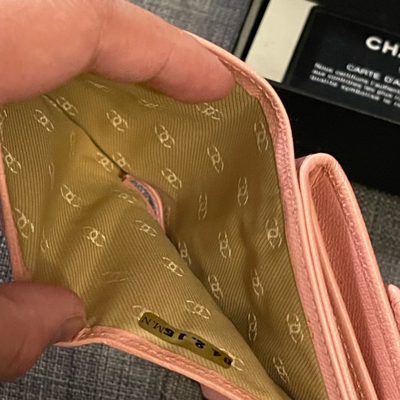 Authentic Pre-loved CHANEL Compact Double-Sided Wallet in Pink Leather - Picture 9 of 13